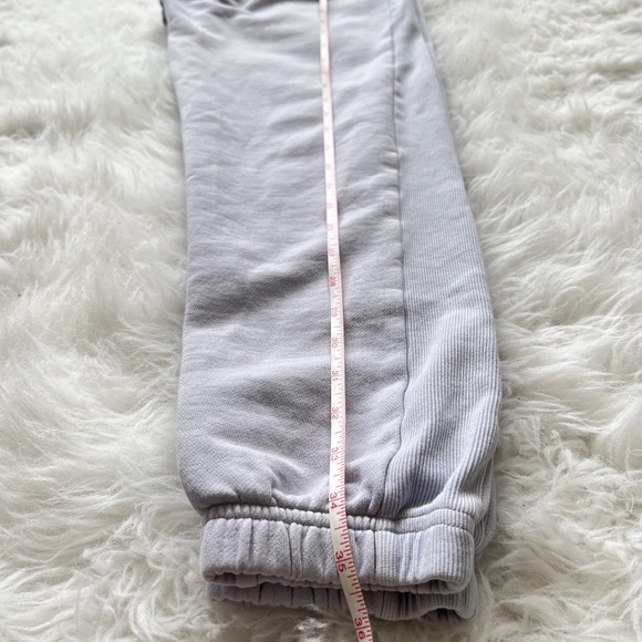 TNA SWeatpnat - Picture 3 of 4